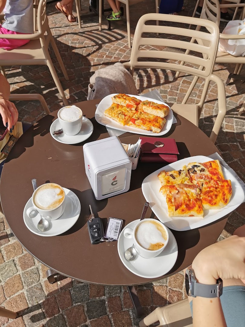 F.Lli Borzaga Bakery Pastry Pizzas Buns · Foto 12